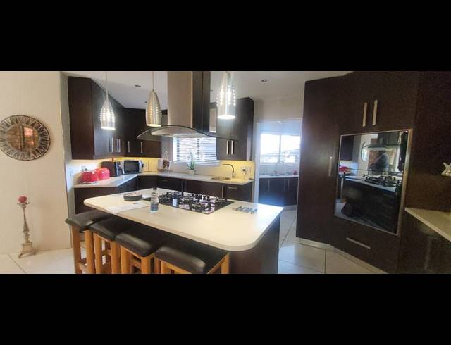4 BEDROOM HOUSE FOR SALE IN MEYERSDAL